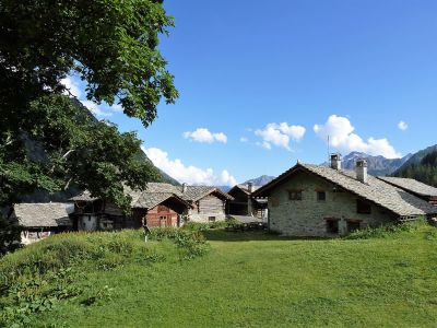 Walsersiedlung Alpenzu Grande im Val di Lys in Italien