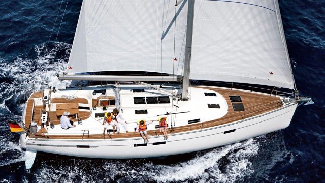 segeltrn fr familien in dalmatien kroatien yacht von oben