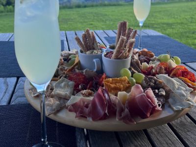 slowenien familienreise aktivurlaub na skaluc charcuterie