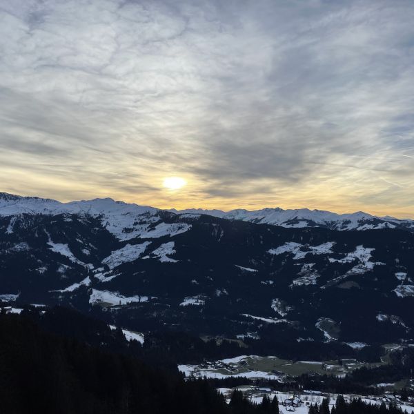 Familien-Winterurlaub ber Silvester in Tirol: Schneevergngen Kitzbheler Alpen