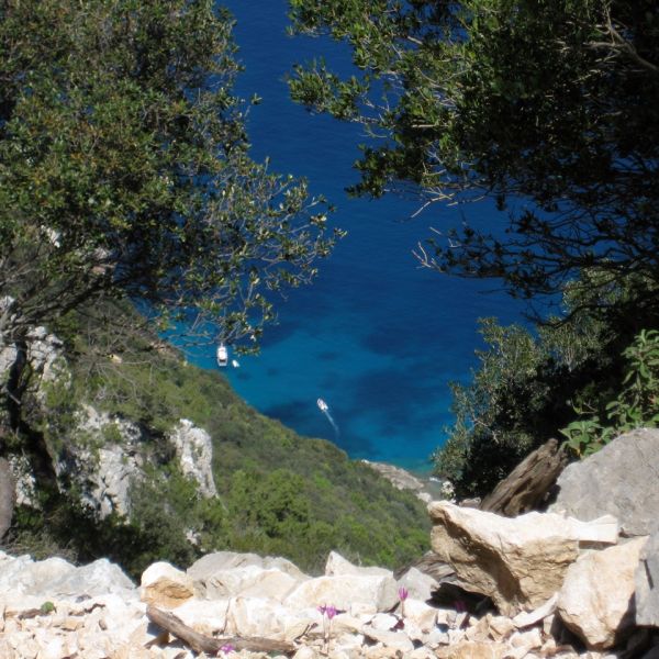 Atemberaubend und wild - Berg- und Küstenwanderung auf Sardinien