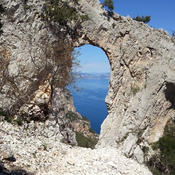 Atemberaubend und wild - Berg- und Kstenwanderung auf Sardinien