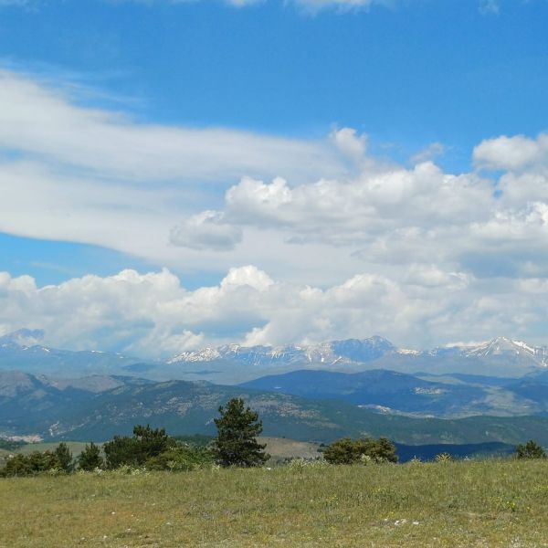 Eselwandern in den Abruzzen: Trekking-Abenteuer in Italien