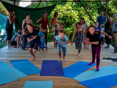 Familien Acroyoga Portugal Algarve Monchique