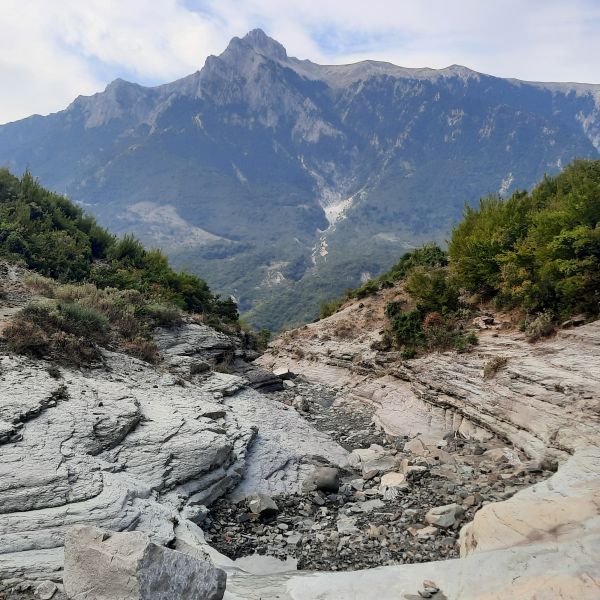 Wandern im verborgenen Zagoria-Tal in Albaniens Sden