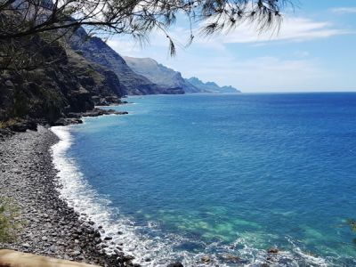 Naturstrand-Kieselstrand-Meer-Gran Canaria Agaete