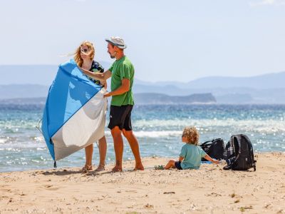 Hilfe beim Aufbau der Strandmuschel