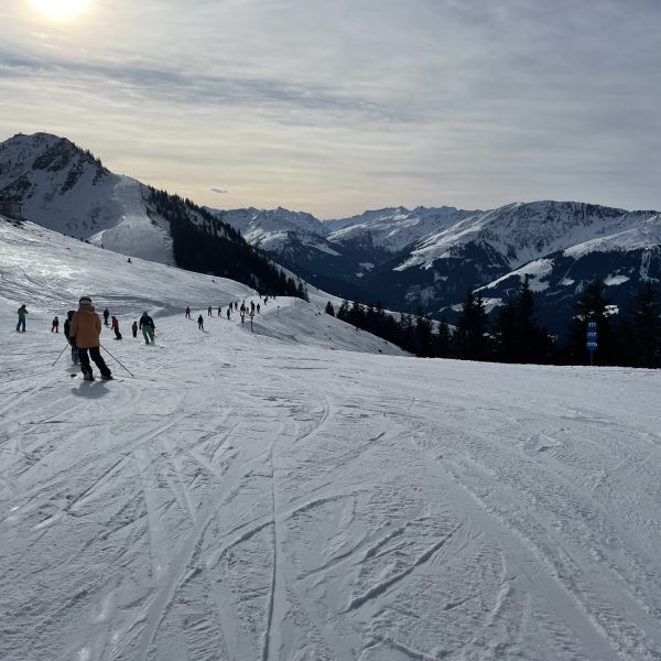 Familien-Winterurlaub ber Silvester in Tirol: Schneevergngen Kitzbheler Alpen