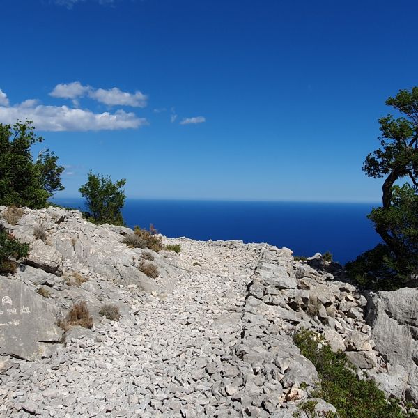 Atemberaubend und wild - Berg- und Kstenwanderung auf Sardinien