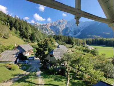 ruhige sonnige Lage des Bio-Bauernhof Jezersko Steiner Alpen