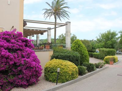 Fincaurlaub auf Mallorca Son Manera Blick auf Terrasse des Restaurants
